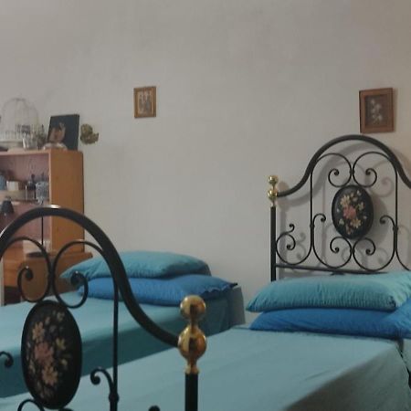 Amabile Guesthouse Milis Buitenkant foto